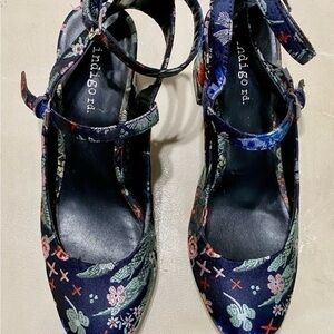 INDIGO RD WOMENS HIGH HEAL SHOES 6 1/2 M Black with pattern